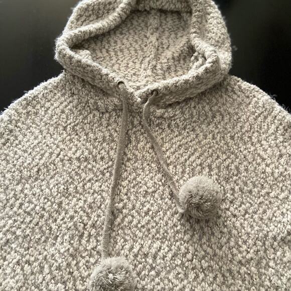 YET AGAIN Soft White/Gray Hooded Cropped Pullover Sweater w/PomPom sz Large - Picture 3 of 10